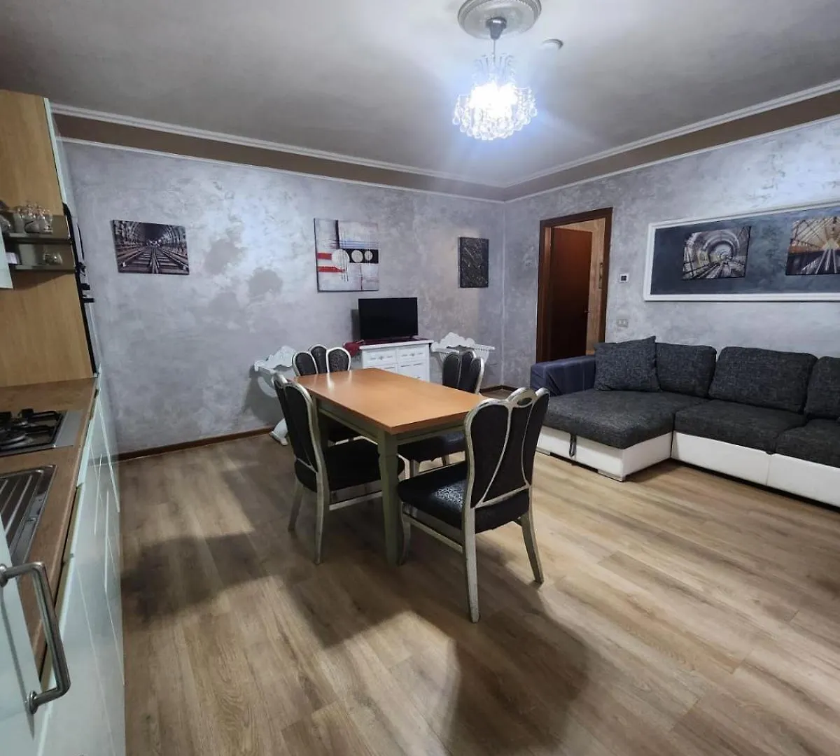 Appartamenti Napoleone Gianina Pozzo Catena 0*,  Italia
